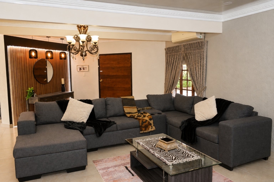 5 Bedroom Property for Sale in Wilkoppies North West